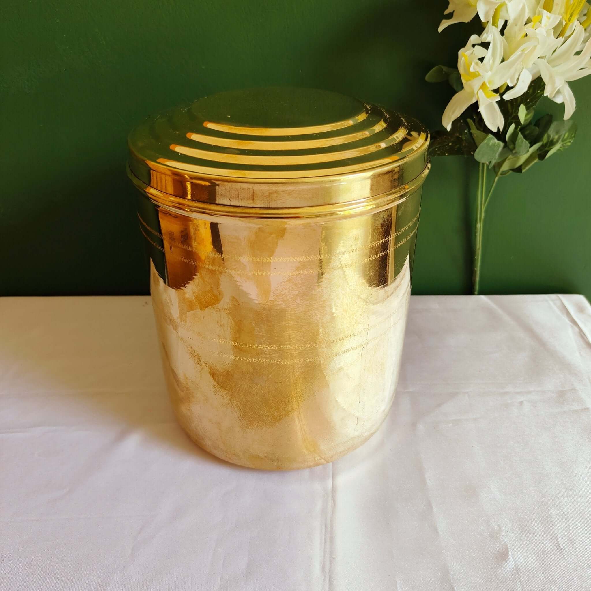 Brass Storage Containers: 4-5 kgs Capacity Zishta