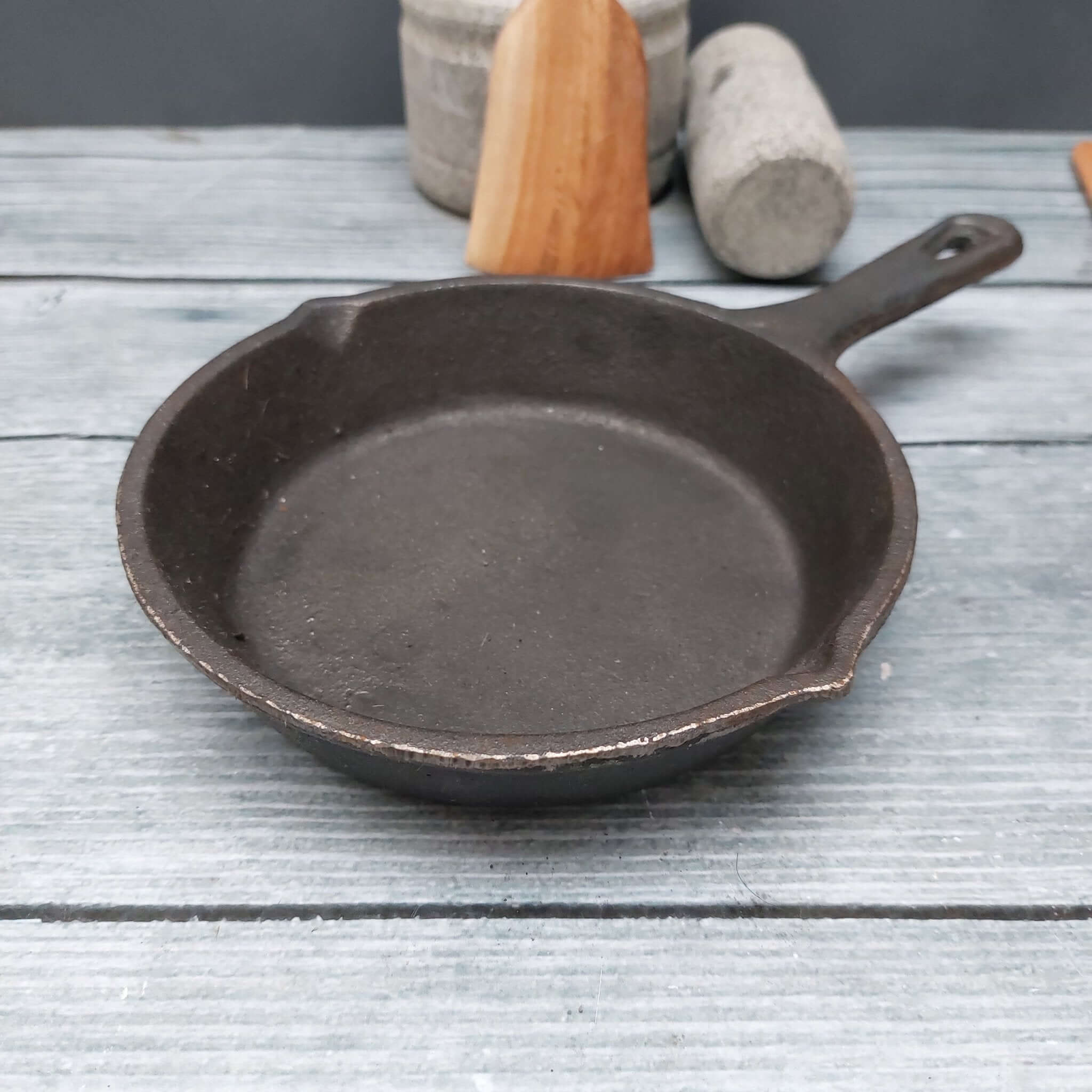 Cast Iron Mini Skillet 2- Zishta Traditional Cookware