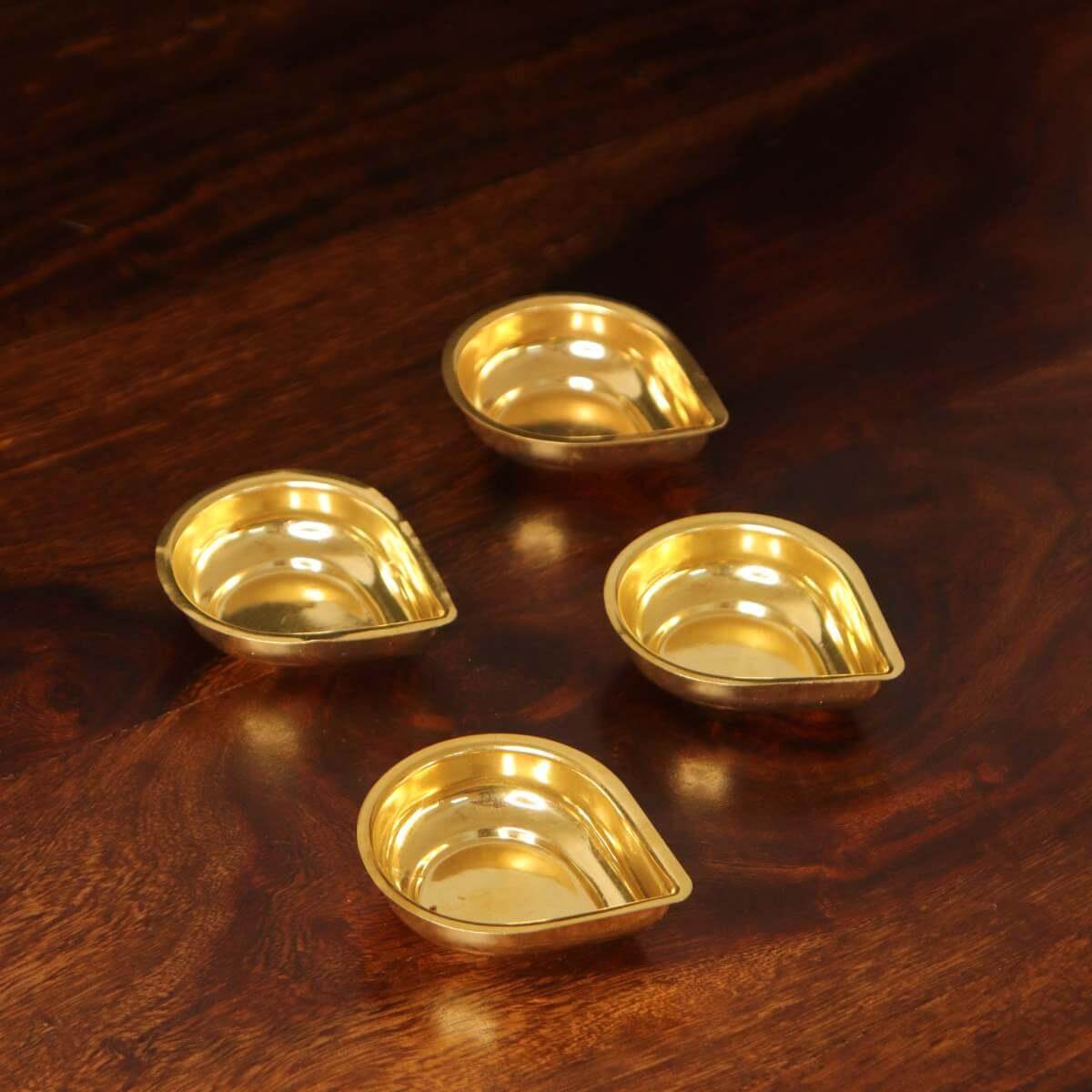 Brass Agal Vilakku Diya Set of 4-2-Zishta Traditional Navratri Diwali Gifts