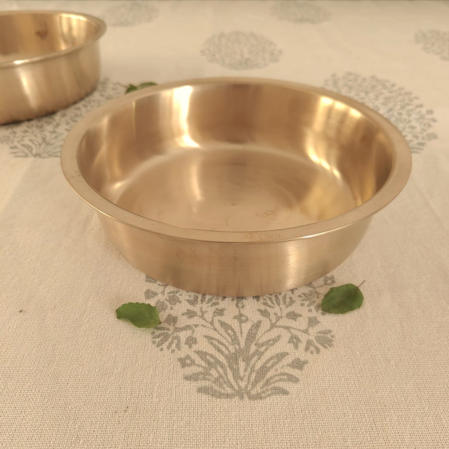 Kansa Tulsi Shallow Pan Tope-Zishta Traditional Cookware